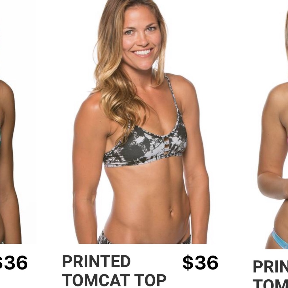 Brand new printed jolyn tomcat top!